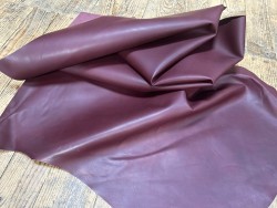 Demi-peau de cuir de veau lisse au tannage souple - Aubergine - Cuir en Stock