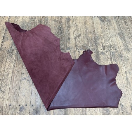 Demi-peau de cuir de veau lisse au tannage souple - Rouge profond - Cuir en Stock
