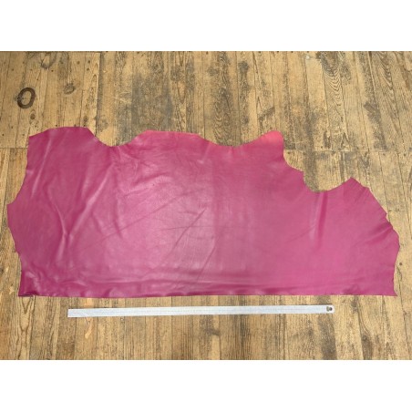Demi-peau de cuir de veau lisse au tannage souple - Rose magenta - Cuir en Stock