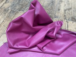 Demi-peau de cuir de veau lisse au tannage souple - Rose magenta - Cuir en Stock