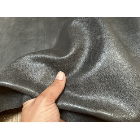 Demi-peau de cuir de veau lisse au tannage souple - Brun vieilli - Cuir en Stock