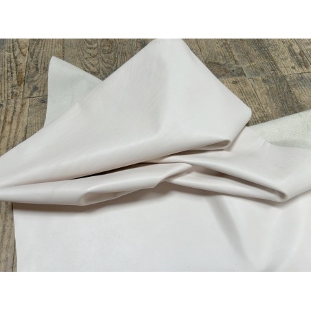 Demi-peau de cuir de veau lisse au tannage souple - Beige nude - Cuir en Stock