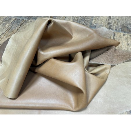 Demi-peau de cuir de veau lisse au tannage souple - Sable - Cuir en Stock