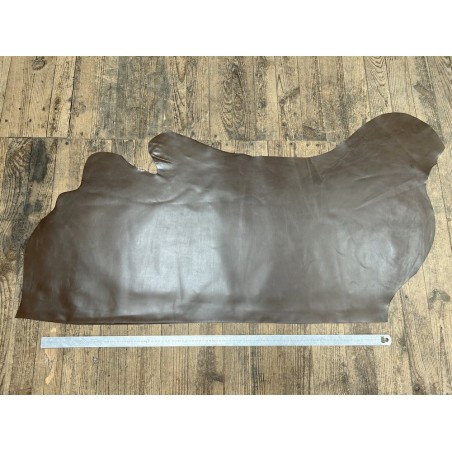 Demi-peau de cuir de veau lisse au tannage souple - Brun taupe - Cuir en Stock