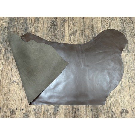 Demi-peau de cuir de veau lisse au tannage souple - Brun taupe - Cuir en Stock