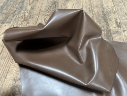 Demi-peau de cuir de veau lisse au tannage souple - Brun taupe - Cuir en Stock