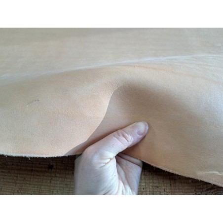 Collet de cuir de vache tannage végétal finition naturelle – A -