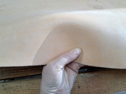 Collet de cuir de vache naturel – Tannage végétal 2ᵉ choix