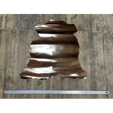 Peau de cuir de chèvre métallisé effet miroir cuivré -  maroquinerie - Cuir en Stock