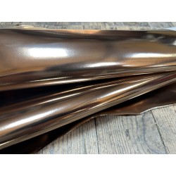 Peau de cuir de chèvre métallisé effet miroir cuivré -  maroquinerie - Cuir en Stock