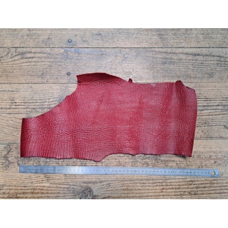 Demi peau de cuir de requin - Rouge grenat - Cuir en Stock