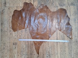 Demi-peau de cuir de vachette pullup ciré - Brun - C
