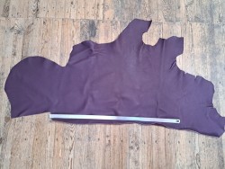 Demi-peau de cuir de taurillon - Prune mat - Cuir en Stock