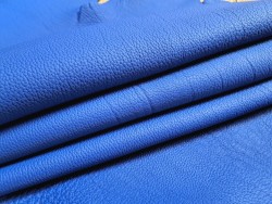Bande de cuir de taurillon pleine fleur - Bleu cyan - Cuir en Stock
