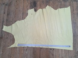 Demi-peau de cuir de taurillon - Jaune anis - cuirenstock