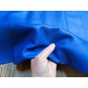 Grand morceau de cuir de veau lisse bleu maroquinerie Cuir en stock