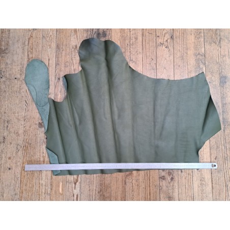 Grand morceau de cuir de veau lisse vert kaki - Cuir en Stock