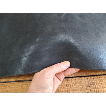 Grand morceau de collet tannage végétal - Noir - Cuir en Stock