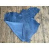 Bande de cuir de veau - effet croco - bleu - maroquinerie - cuir en stock