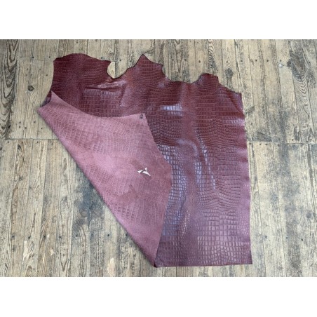 Bande de cuir de veau - effet croco - bordeaux - maroquinerie - Cuir en stock