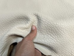 Peau de cuir de mouton crispé - blanc chantilly- maroquinerie ou vêtement - Cuir en stock