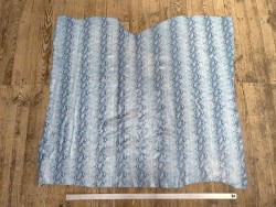 Peau de veau velours serpent - bleu clair - maroquinerie - cuirenstock