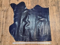 Demi-peau de cuir de vachette grain façon serpent - bleu - maroquinerie - Cuir en Stock