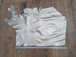 Demi-peau de cuir de taurillon métallisé - Or blanc - A