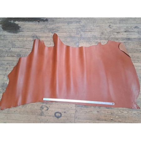 bande de vache lisse - châtain -tannage végétal - maroquinerie - accessoires - cuir en stock