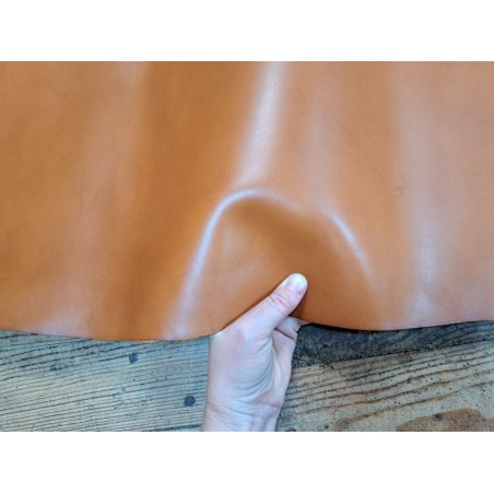bande de vache lisse-caramel-tannage végétal-maroquinerie-accessoires-Cuirenstock