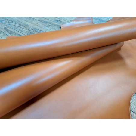 bande de vache lisse-caramel-tannage végétal-maroquinerie-accessoires-cuirenstock