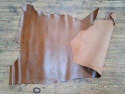 bande de vache lisse - brun cigare -tannage végétal - maroquinerie - accessoires -cuirenstock