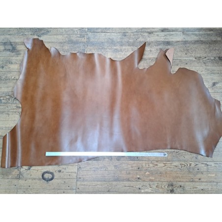 bande de vache lisse - brun cigare -tannage végétal - maroquinerie - accessoires -cuir en stock