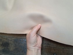 bande de vache lisse - naturel - tannage végétal - maroquinerie - accessoires - cuirenstock