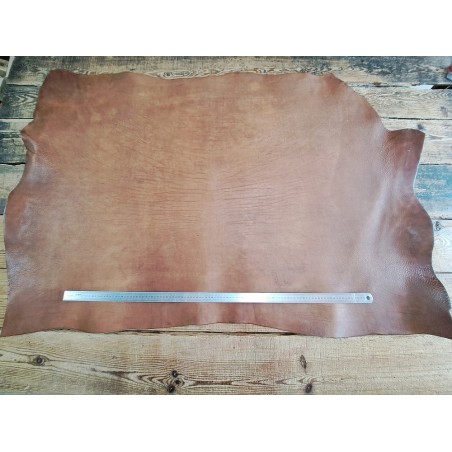 Collet de vache tannage végétal nuancé - Brun de noyer - Cuir en Stock