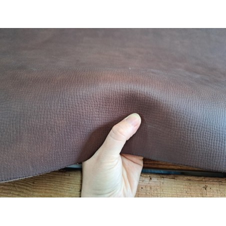 Demi collet de vache tannage végétal grainé -Châtaigne- Cuir en Stock