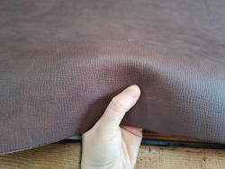 Demi collet de vache tannage végétal grainé -Châtaigne- Cuir en Stock