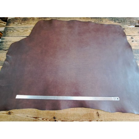 Demi collet de vache tannage végétal grainé -Châtaigne- Cuir en Stock