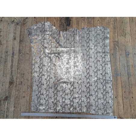 Peau de veau velours serpent - gris clair - doré - maroquinerie - cuir en stock