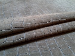 Peau de veau velours chocolat - crocodile- maroquinerie - cuirenstock