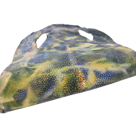 Peau de galuchat - perle centrale - cuir exotique - aquarelle vert - Cuir en Stock