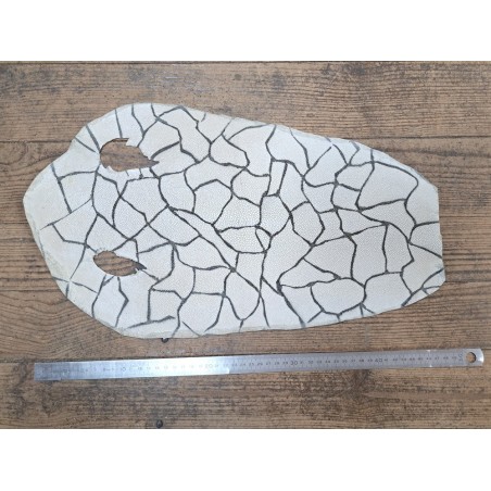 Peau de galuchat - perle centrale - cuir exotique - craquelé blanc/noir - Cuir en stock