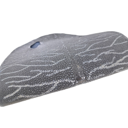 Peau de galuchat - perle centrale - cuir exotique - zébré blanc/noir - Cuir en Stock