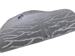 Peau de galuchat - perle centrale - cuir exotique - zébré blanc/noir - Cuir en Stock