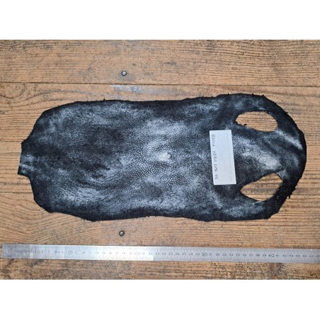 Peau de galuchat - perle centrale - cuir exotique - noir/argent- Cuir en stock