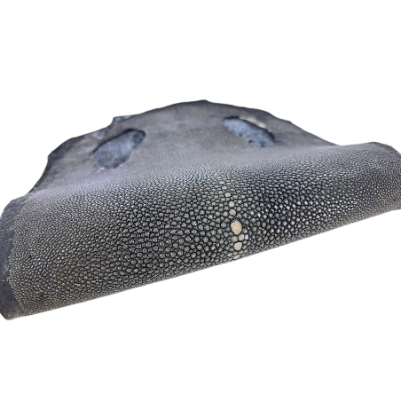 Peau de galuchat - perle centrale - cuir exotique - noir/argent- Cuir en stock