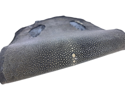 Peau de galuchat - perle centrale - cuir exotique - noir/argent- Cuir en stock