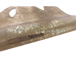 Peau de galuchat - perle centrale - cuir exotique - or - Cuir en stock