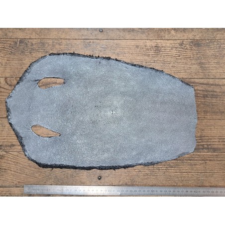 Peau de galuchat - perle centrale - cuir exotique - gris paillettes argentées - Cuirenstock