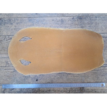 Peau de galuchat - perle centrale - cuir exotique - ocre paillettes dorées - Cuirenstock